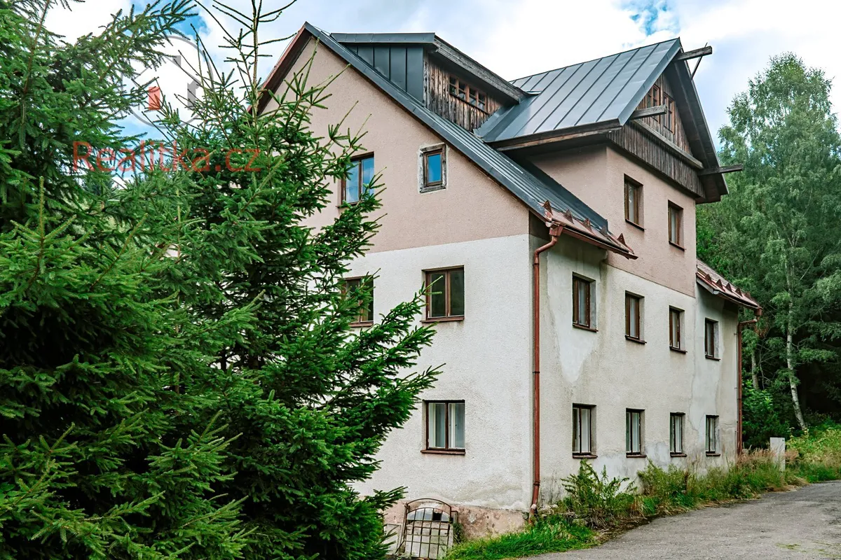 Prodej ubytovacího zařízení 650 m²